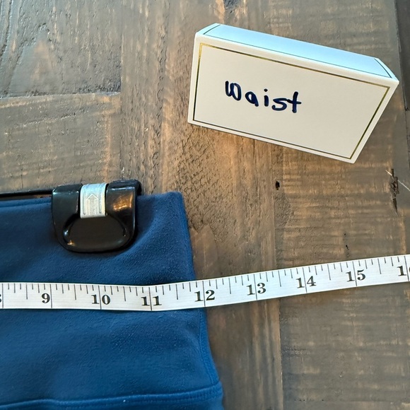 Fabletics Women's Blue Leggings size small - Picture 6 of 6
